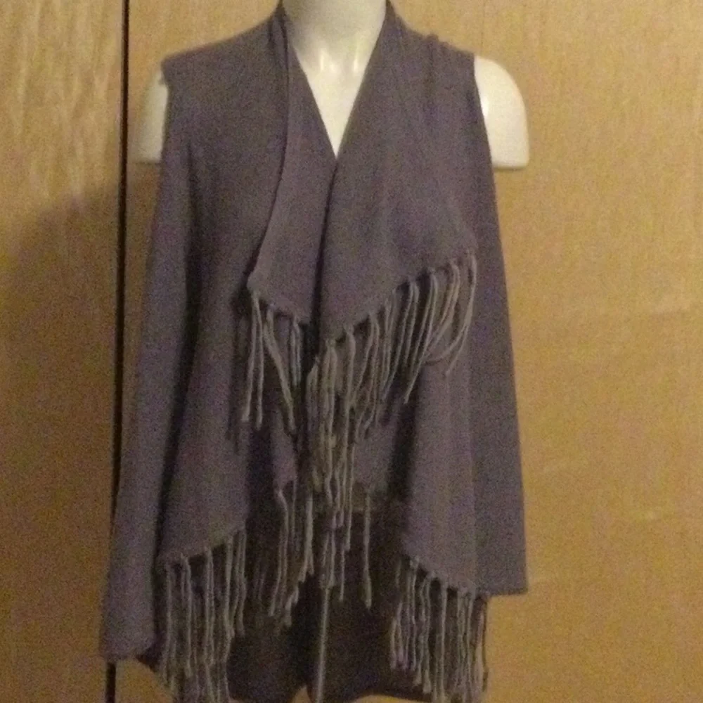 Subtle Luxury CASHMERE SHAWL VEST
$237 - Picture 3 of 15